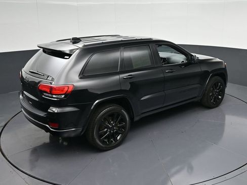 Used 2020 Jeep Grand Cherokee Altitude AWD/4WD image 26