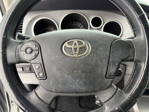 Used 2012 Toyota Tundra 4x4 CrewMax image 11