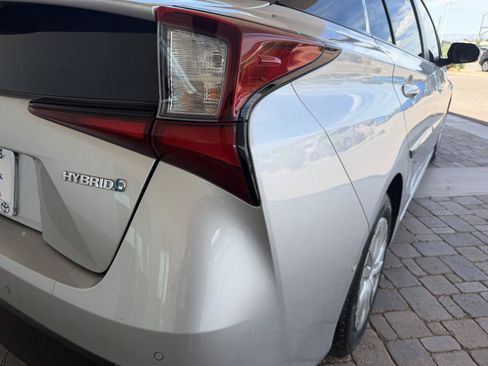 Used 2022 Toyota Prius LE FWD image 12