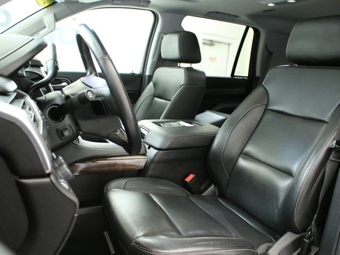Used 2018 Chevrolet Tahoe LT w/ Luxury Package AWD/4WD image 22