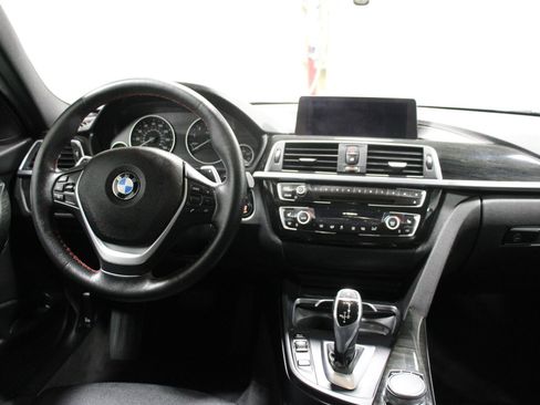 Used 2018 BMW 330i xDrive Sedan w/ Convenience Package AWD/4WD image 9