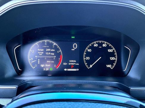 Used 2025 Honda Pilot TrailSport image 12