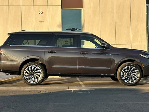 New 2025 Lincoln Navigator L Black Label image 2