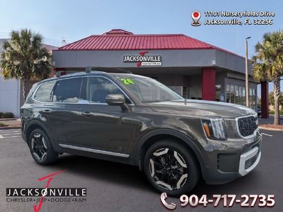 Used 2024 Kia Telluride EX w/ EX Captain's Chair Package