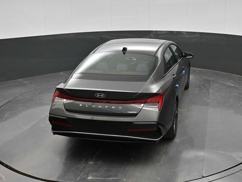 New 2026 Hyundai Elantra Limited FWD image 33