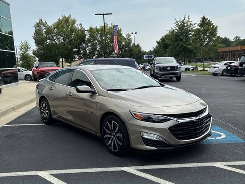 Used 2022 Chevrolet Malibu RS FWD image 3