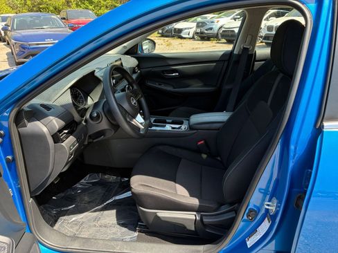 Used 2025 Nissan Sentra SV FWD image 23