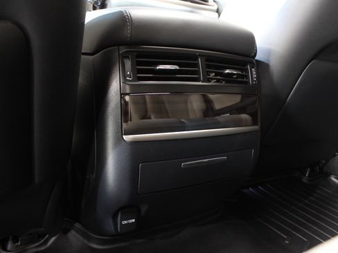 Used 2019 Lexus LX 570 4WD w/ Inspiration Series image 38