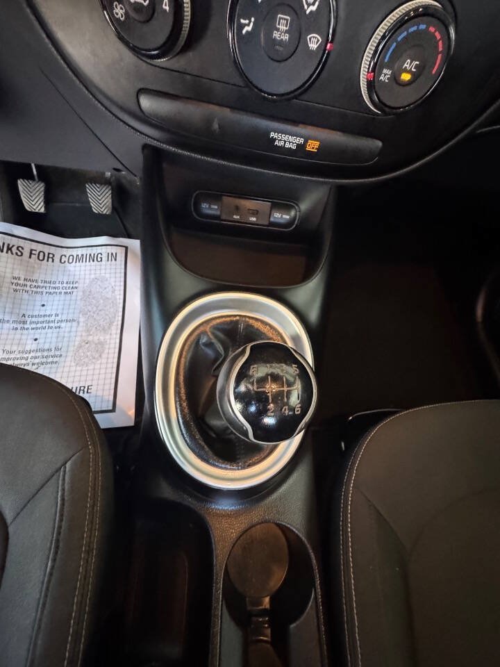 Used 2014 Kia Soul FWD image 9