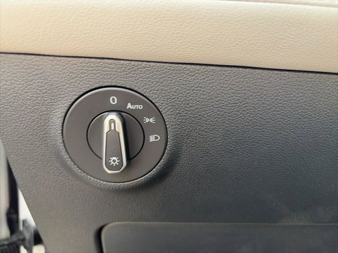 New 2026 Volkswagen Taos SEL AWD/4WD image 11