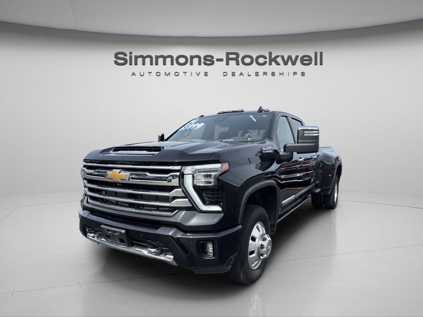 Used 2024 Chevrolet Silverado 3500 High Country w/ High Country Premium Package AWD/4WD image 7