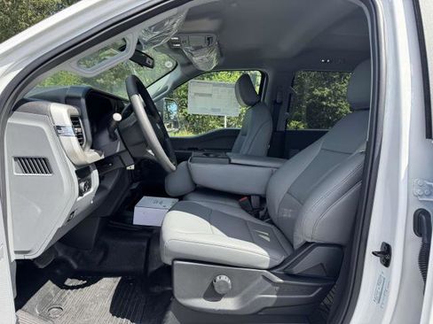 New 2026 Ford F550 4x4 Crew Cab image 11