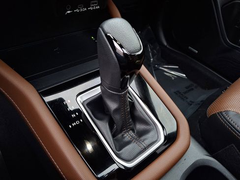 Used 2025 Subaru Forester Touring image 16