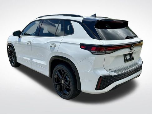 New 2026 Volkswagen Tiguan SE R-Line FWD image 7