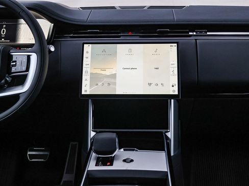 New 2025 Land Rover Range Rover SE image 25