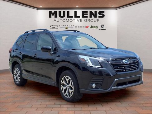 Used 2023 Subaru Forester Premium AWD/4WD image 3
