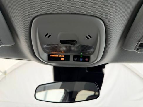 Used 2025 Chevrolet Trax LT image 36