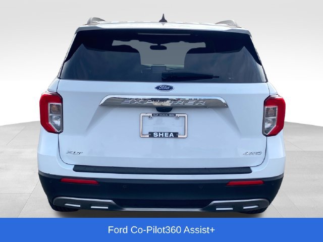 Used 2023 Ford Explorer XLT AWD/4WD image 3