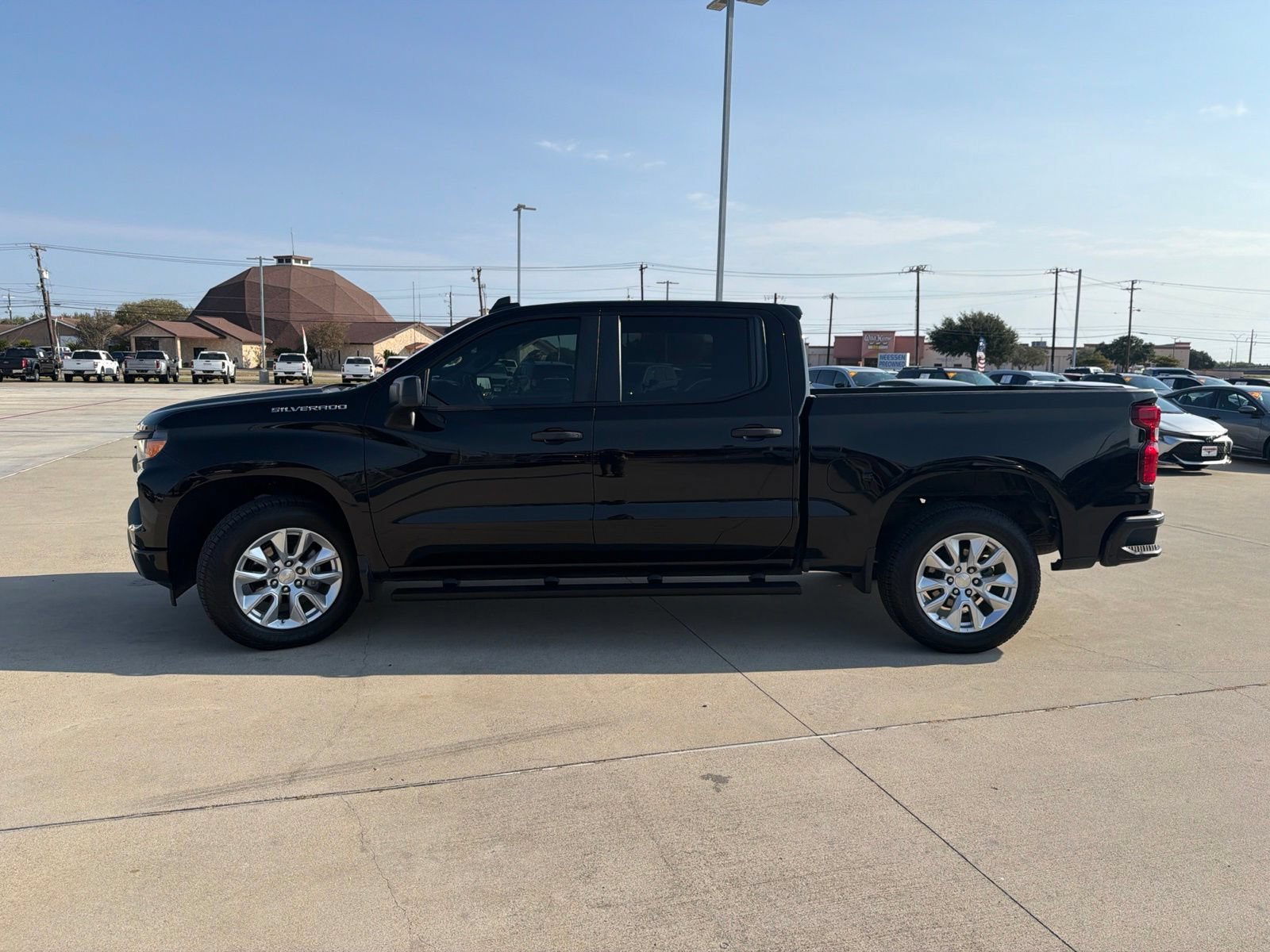 Used 2024 Chevrolet Silverado 1500 Custom RWD image 4