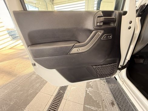 Certified 2018 Jeep Wrangler Unlimited Sport S image 31