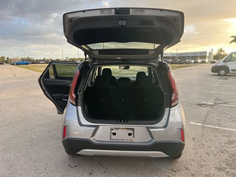 Used 2023 Kia Soul LX image 33