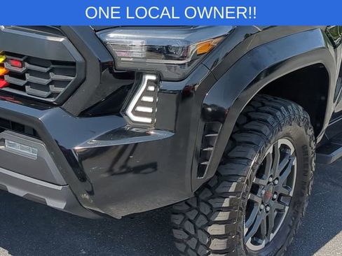 Used 2025 Toyota Tacoma TRD Sport AWD/4WD image 9