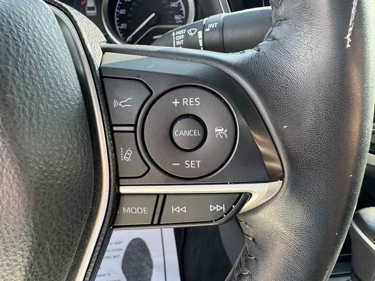 Used 2022 Toyota Camry XLE FWD image 20