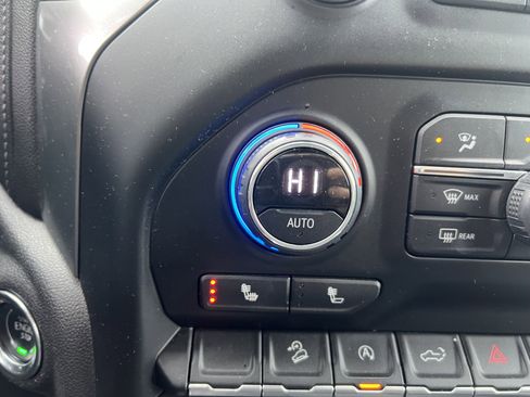 Used 2020 Chevrolet Silverado 1500 RST image 24