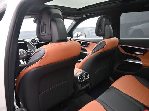 New 2025 Mercedes-Benz GLC 350e 4MATIC image 14