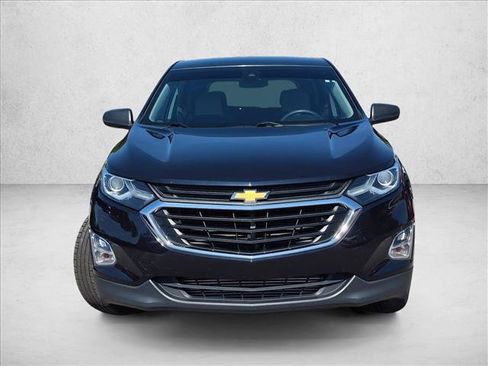 Used 2020 Chevrolet Equinox LS FWD image 2