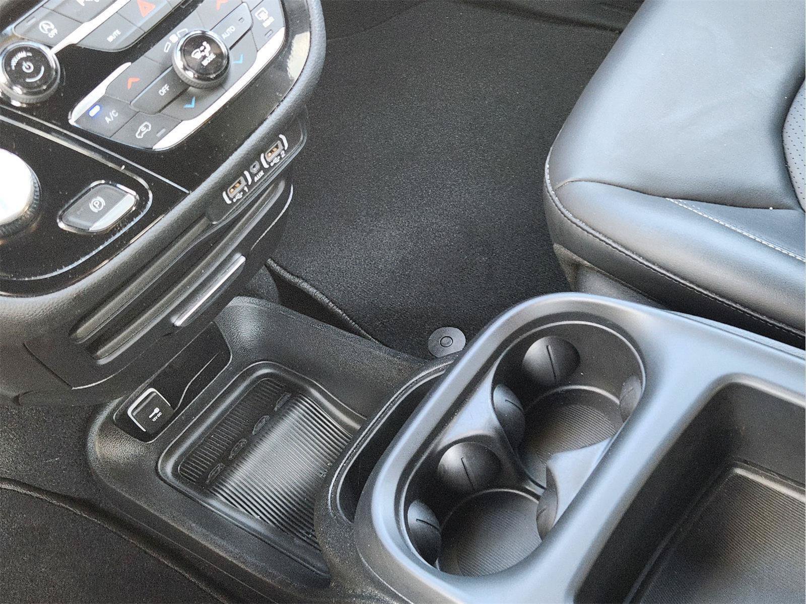 Used 2025 Chrysler Pacifica Select FWD image 21