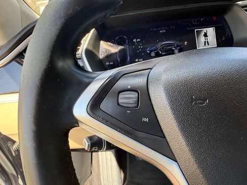 Used 2014 Tesla Model S 85 image 17