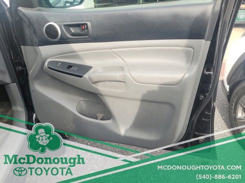 Used 2015 Toyota Tacoma 4x4 Access Cab image 13