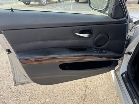 Used 2011 BMW 328i xDrive Sedan AWD/4WD image 24