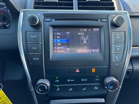 Used 2017 Toyota Camry LE image 28