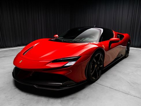 Used 2021 Ferrari SF90 Stradale AWD/4WD image 15
