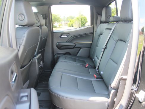 New 2025 GMC Canyon Elevation w/ Convenience Package image 39