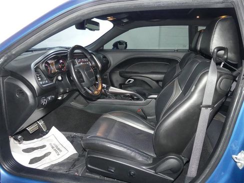 Used 2020 Dodge Challenger SXT w/ Plus Package image 21