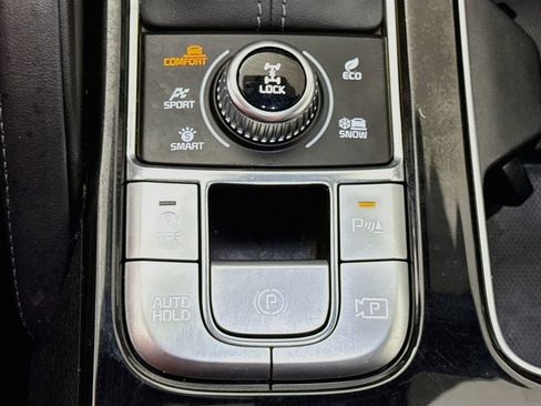 Used 2023 Kia Telluride SX Prestige X-Pro AWD/4WD image 12