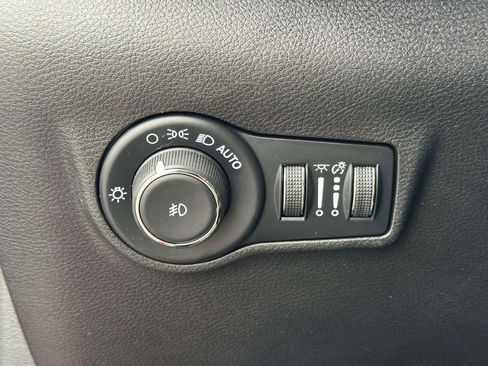 Used 2025 Jeep Compass Limited AWD/4WD image 27