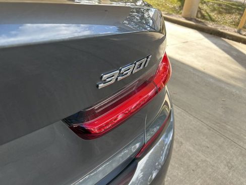 Used 2019 BMW 330i Sedan w/ M Sport Package image 18