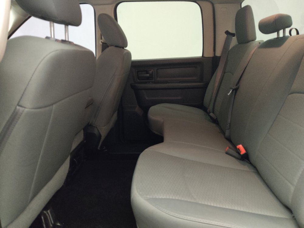 Used 2016 RAM 1500 Express RWD image 18