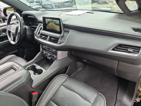 Used 2024 GMC Yukon SLT AWD/4WD image 22