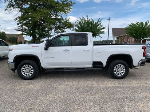 Used 2021 Chevrolet Silverado 2500 LT w/ Convenience Package AWD/4WD image 5