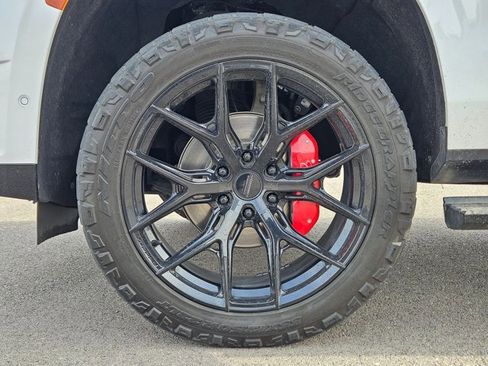 Used 2023 Cadillac Escalade Sport Platinum w/ LPO, ONYX Package image 28