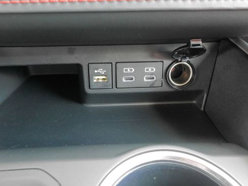 Used 2023 Toyota Highlander XSE FWD image 30