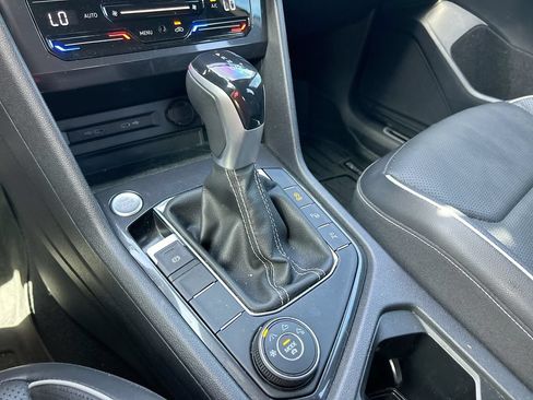 Used 2022 Volkswagen Tiguan SEL R-Line AWD/4WD image 26