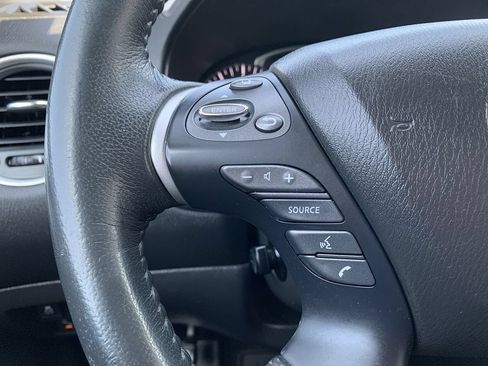 Used 2018 Nissan Pathfinder Platinum AWD/4WD image 16
