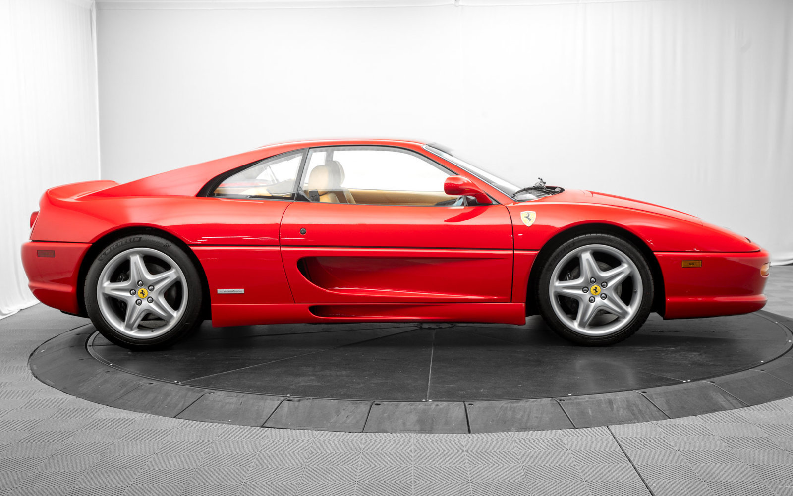 Used 1995 Ferrari F355 Berlinetta RWD image 9