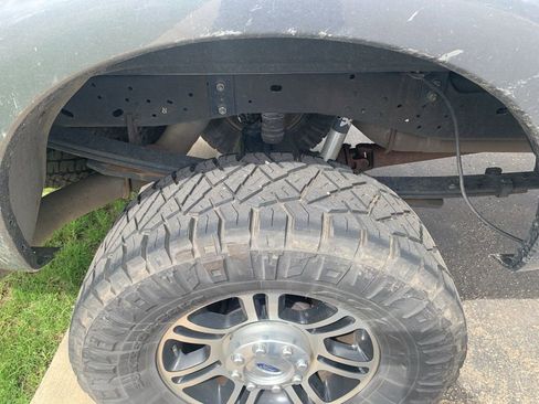 Used 2015 Ford F250 Lariat w/ Chrome Package image 12